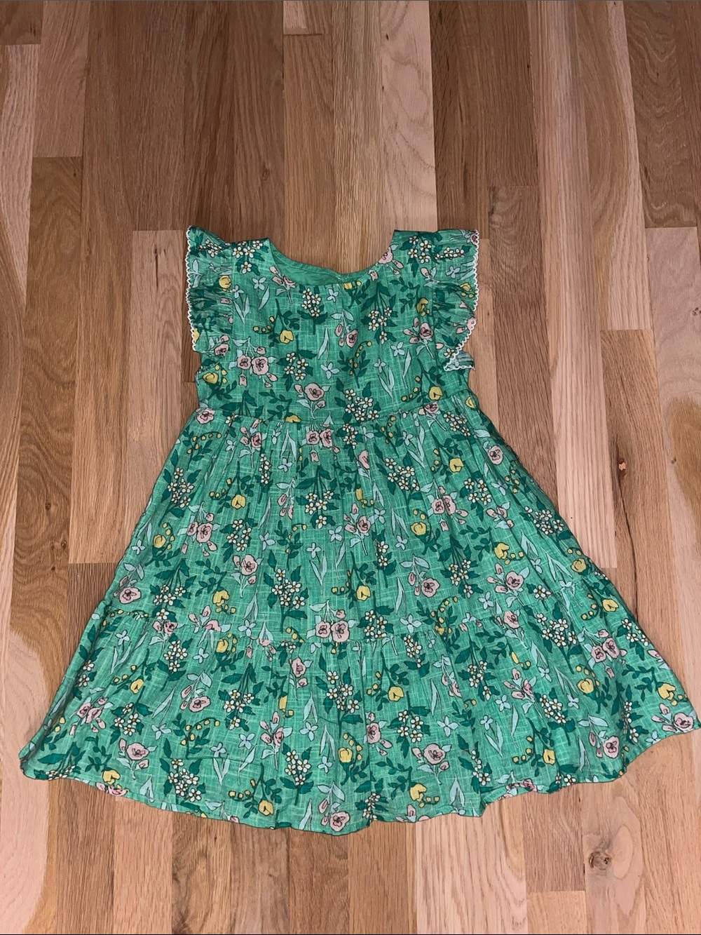 Green Floral Girls' Casual Dress with Flutter Sleeves, keyhole back, size small